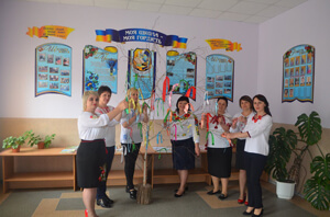 Стенд-візитівка школи с. Василівка Чернівецька обл